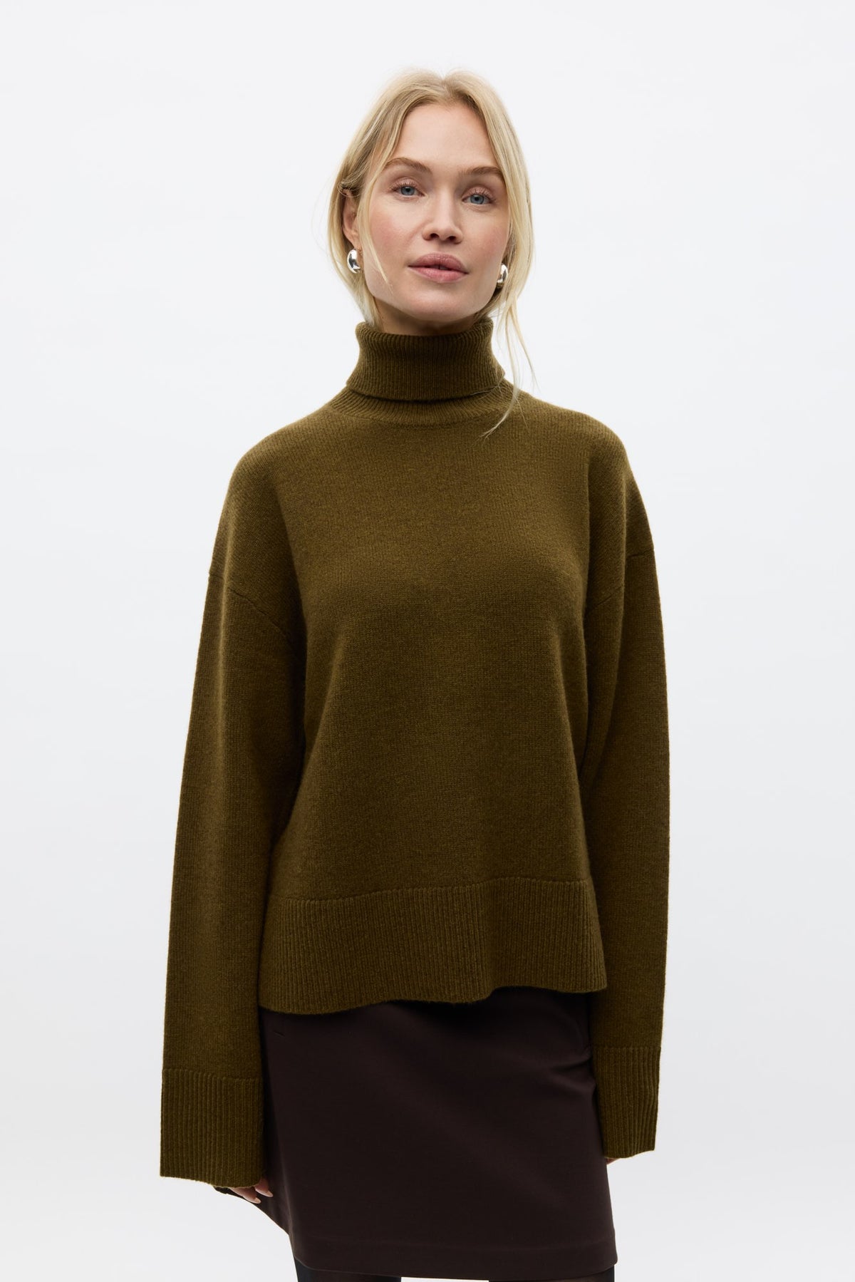 Elise Strik, Dark Olive