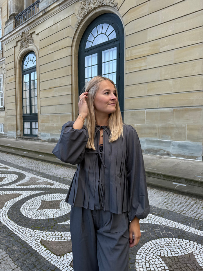 Fiona Bluse, Grå