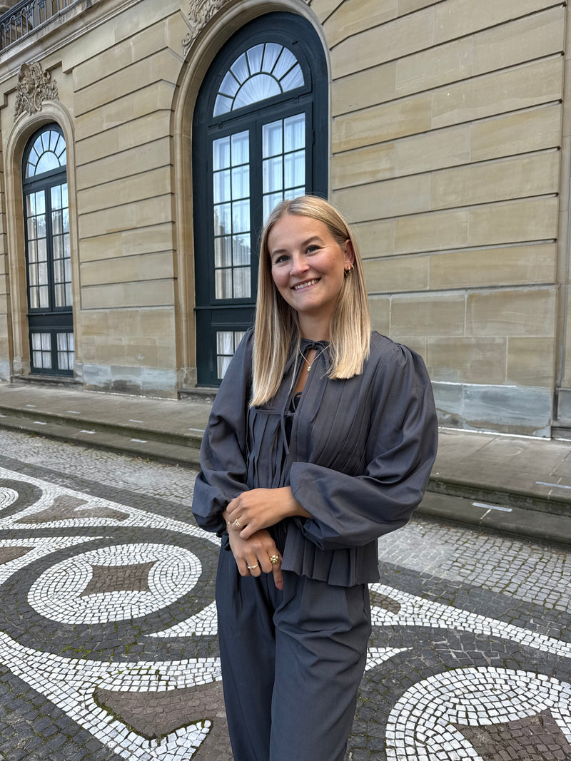 Fiona Bluse, Grå