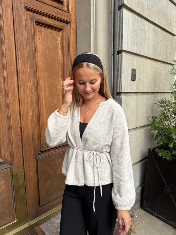 Lisette Strik Cardigan, Sand