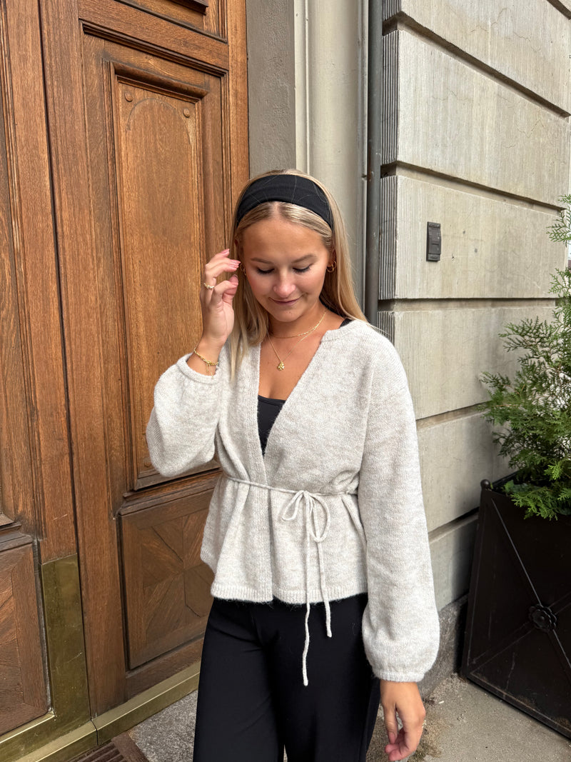 Lisette Strik Cardigan, Sand